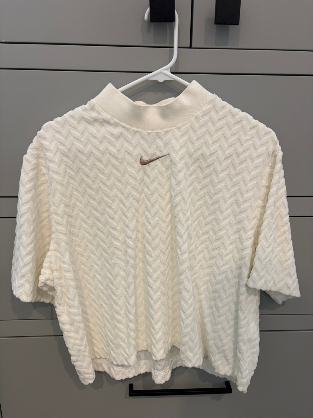Nike Cream Chevron-Texture Short Sleeve Mock Neck Tee